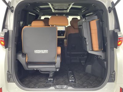 صورة 36 لـ 2025 Toyota VELLFIRE