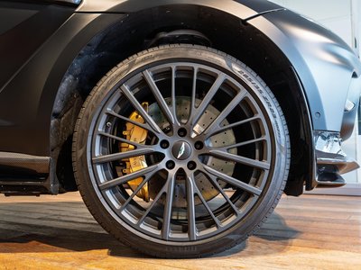 صورة 10 لـ 2023 Aston Martin DBX