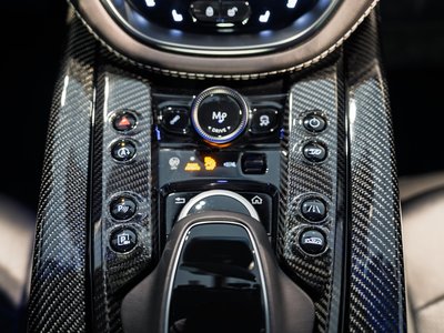 صورة 20 لـ 2023 Aston Martin DBX