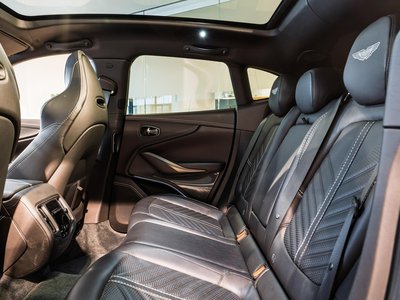 صورة 15 لـ 2023 Aston Martin DBX