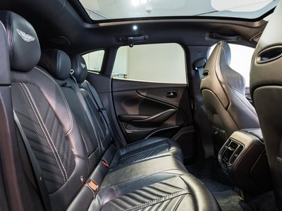 صورة 14 لـ 2023 Aston Martin DBX