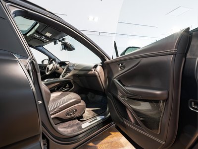 صورة 11 لـ 2023 Aston Martin DBX