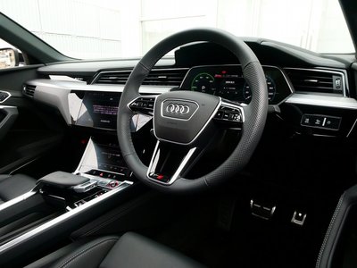 2024 AUDI SQ8 SPORTBACK E-TRON photo 16