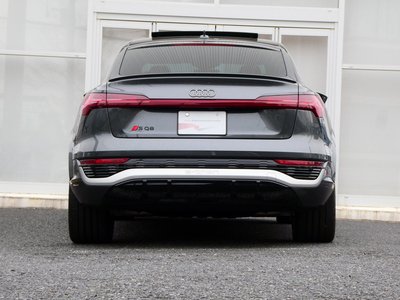 2024 AUDI SQ8 SPORTBACK E-TRON photo 8