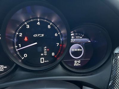 2022 Porsche MACAN — миниатюра 17