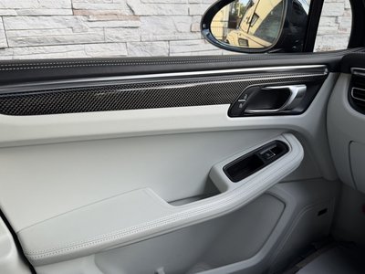 2022 Porsche MACAN — миниатюра 30