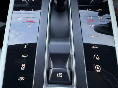 2022 Porsche MACAN — миниатюра 16