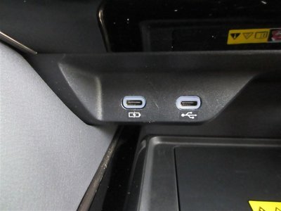 صورة 13 لـ 2023 Toyota VELLFIRE