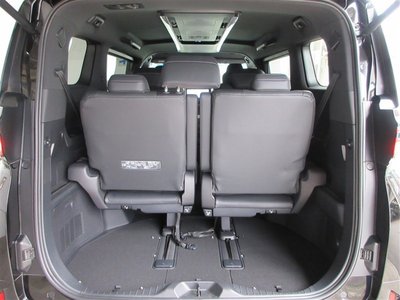 صورة 28 لـ 2023 Toyota VELLFIRE
