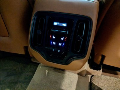2021 Aston Martin DBX 缩略图 38