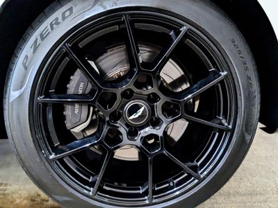 2021 Aston Martin DBX 缩略图 18