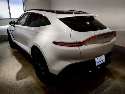 2021 Aston Martin DBX — фото 10
