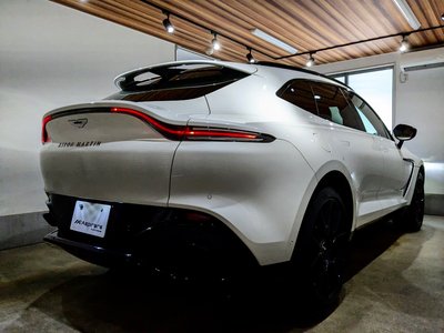 2021 Aston Martin DBX — фото 12