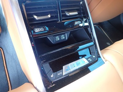 صورة 29 لـ 2025 BMW Alpina B8 GRAN COUPE