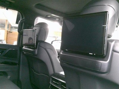 2022 Lexus LX — фото 5