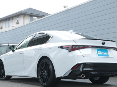2021 Lexus IS thumbnail 33