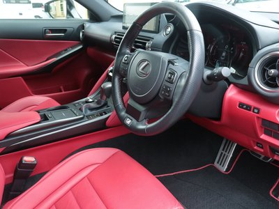 2021 Lexus IS thumbnail 30