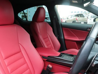 2021 Lexus IS thumbnail 37