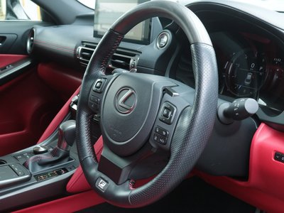 2021 Lexus IS thumbnail 35