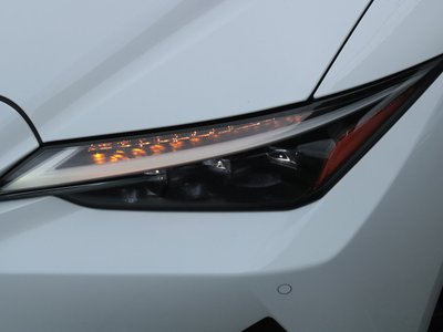 2021 Lexus IS thumbnail 23