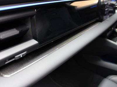 2026 Porsche MACAN thumbnail 44