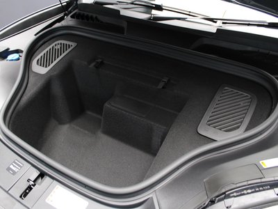2026 Porsche MACAN photo 12