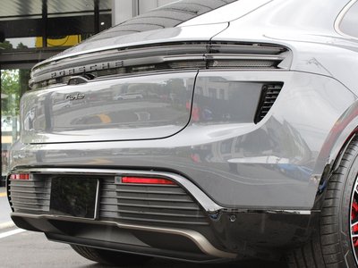 2026 Porsche MACAN thumbnail 42