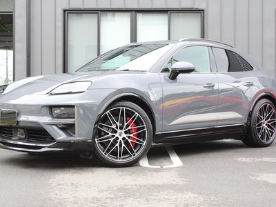 2026 Porsche MACAN photo 1