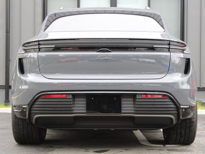 2026 Porsche MACAN thumbnail 39