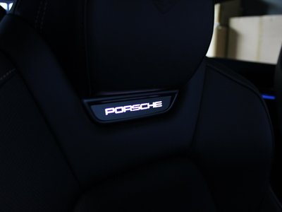2026 Porsche MACAN photo 15