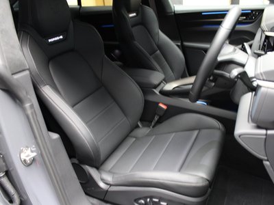 2026 Porsche MACAN photo 6
