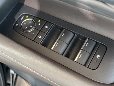 2025 Toyota ALPHARD — фото 38