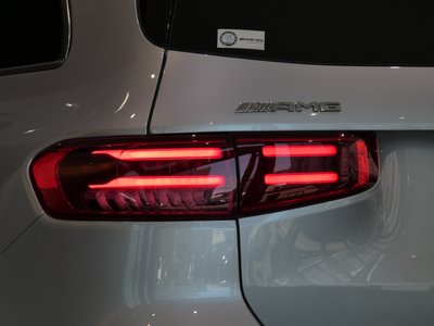 2025 Mercedes-BENZ GLB AMG thumbnail 4