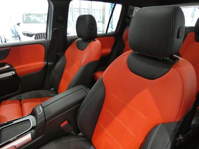 2025 Mercedes-BENZ GLB AMG thumbnail 31