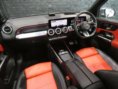 2025 Mercedes-BENZ GLB AMG thumbnail 8
