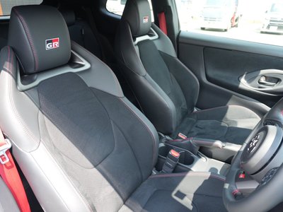 صورة 28 لـ 2025 Toyota GR YARIS