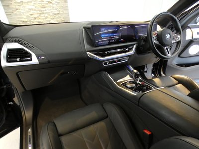 2024 BMW XM thumbnail 17