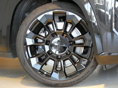 2024 BMW XM photo 12