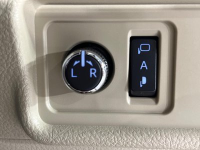 صورة 63 لـ 2023 Toyota LAND CRUISER PRADO