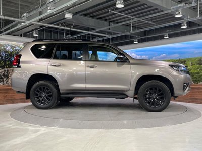 صورة 23 لـ 2023 Toyota LAND CRUISER PRADO