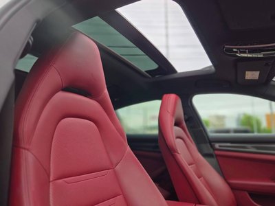 2017 Porsche PANAMERA thumbnail 26