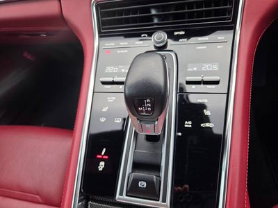2017 Porsche PANAMERA thumbnail 39