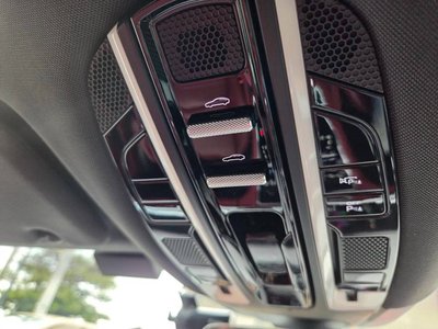2017 Porsche PANAMERA thumbnail 42