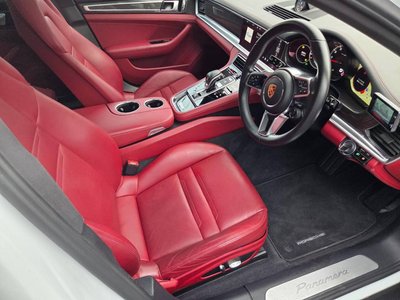 2017 Porsche PANAMERA thumbnail 18