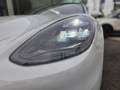2017 Porsche PANAMERA photo 10