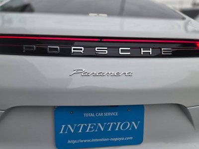 2017 Porsche PANAMERA photo 13