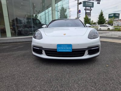 2017 Porsche PANAMERA photo 8