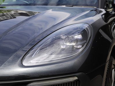 2024 Porsche MACAN photo 4