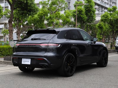 2024 Porsche MACAN photo 7