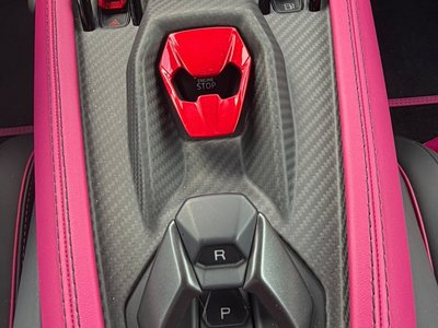 صورة 27 لـ 2024 Lamborghini REVUELTO